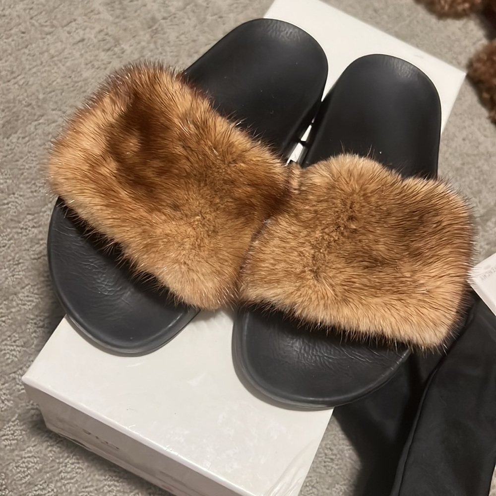 Givenchy Mink-Fur Flat Slide Sandal - Picture 9 of 9
